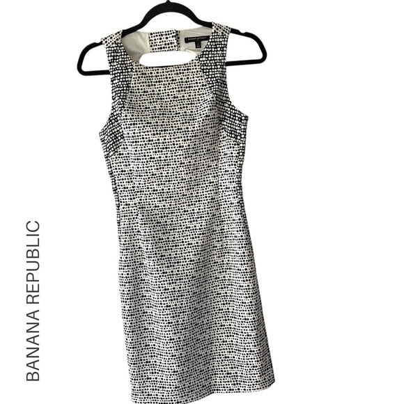 BANANA REPUBLIC | NWOT BLACK & WHITE OPEN BACK SLEEVELESS SHEATH DRESS | SIZE: 2 - Picture 1 of 10